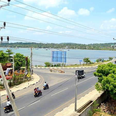 Holiday Villa ตรินโคมาลี ภายนอก รูปภาพ
