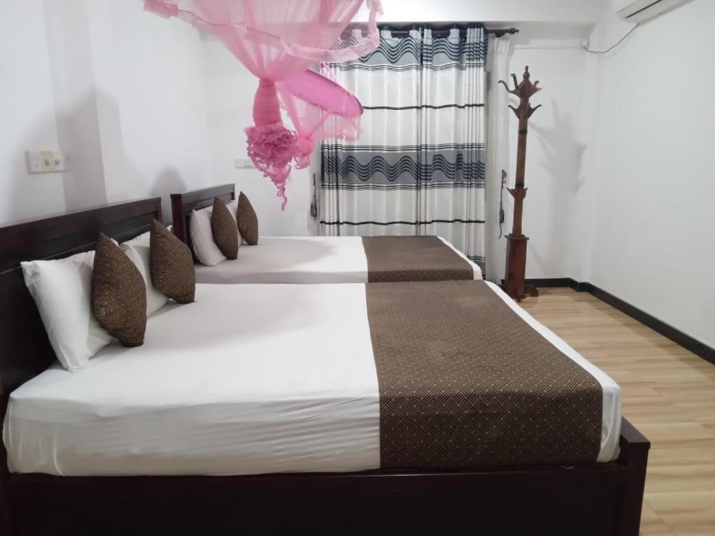 Holiday Villa ตรินโคมาลี ภายนอก รูปภาพ