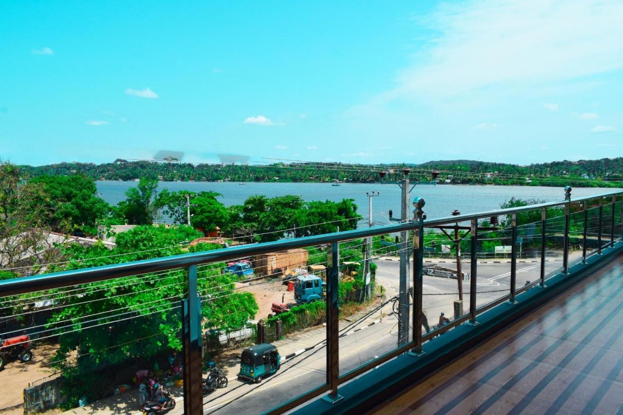 Holiday Villa ตรินโคมาลี ภายนอก รูปภาพ