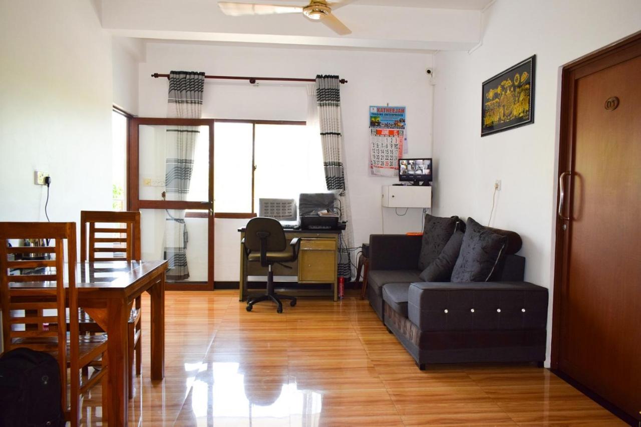 Holiday Villa ตรินโคมาลี ภายนอก รูปภาพ