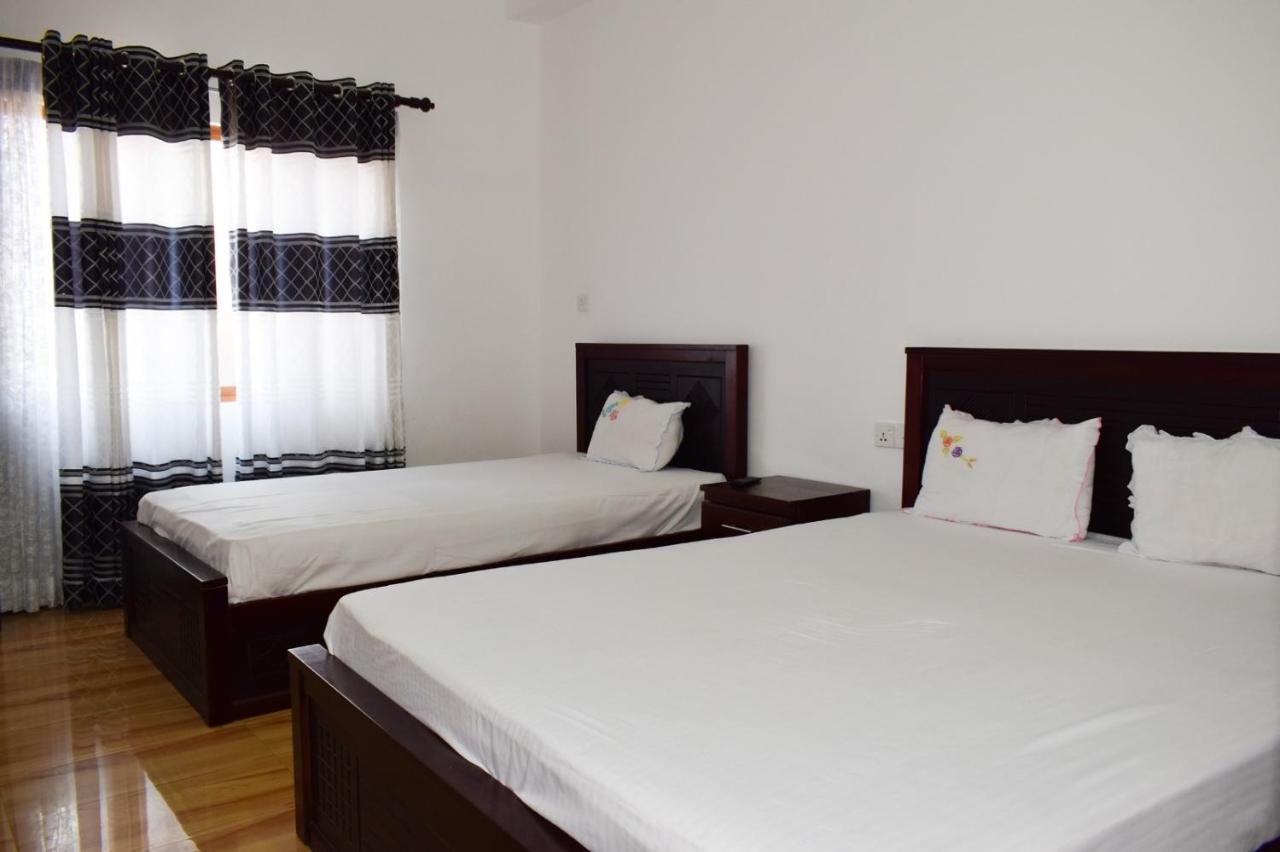 Holiday Villa ตรินโคมาลี ภายนอก รูปภาพ