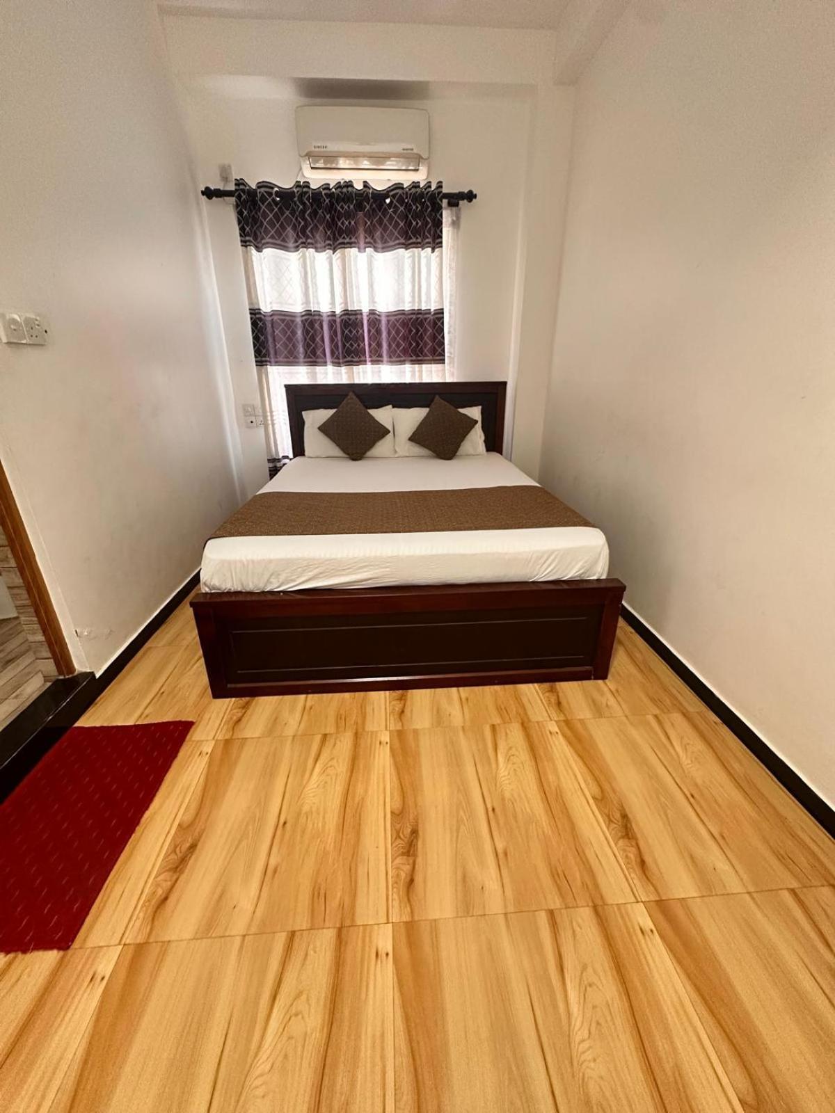 Holiday Villa ตรินโคมาลี ภายนอก รูปภาพ