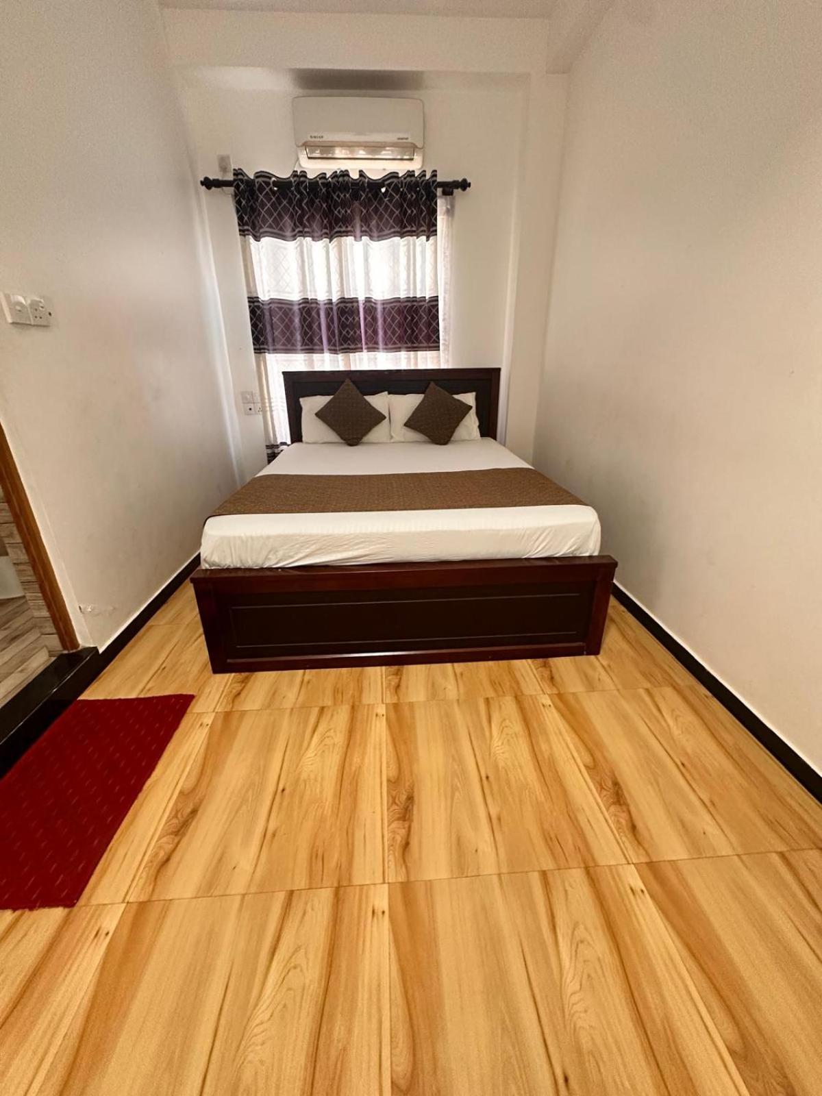 Holiday Villa ตรินโคมาลี ภายนอก รูปภาพ